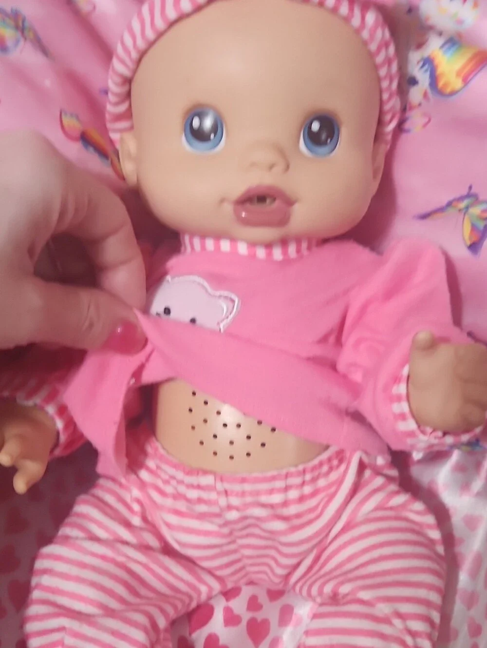 2006 Twin Baby Alive Wets N Wiggles Girl Doll legs wiggle! But needs pee tube.